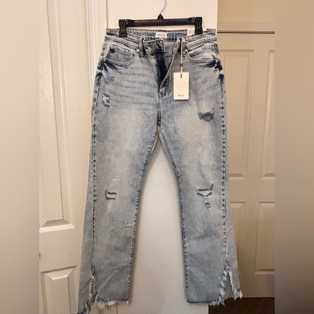 NWT Distressed Light Wash Jeans KanCan